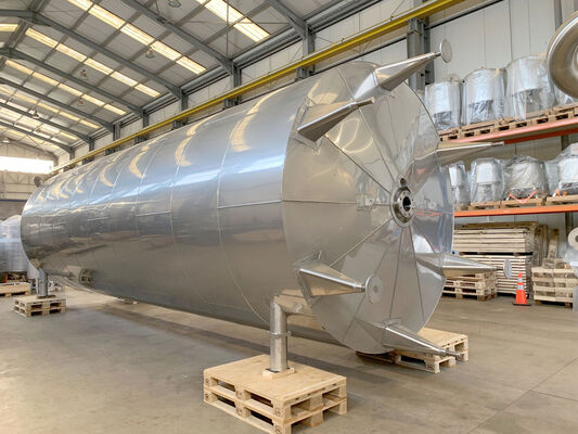 2 x second-hand stainless steel AISI 316 insulated storage tanks with a capacity of 50,000L