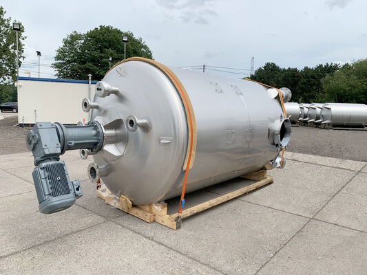 1 x New 10,000 L vertical stainless steel AISI316L mixing tank.