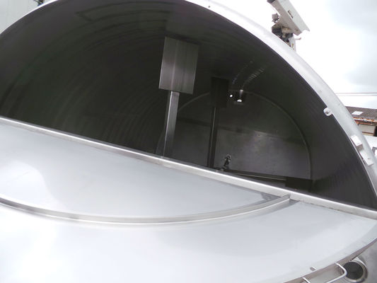 1 x 25.500L AISI304L mengtank; chocolade roerwerk; warmtewisselaar