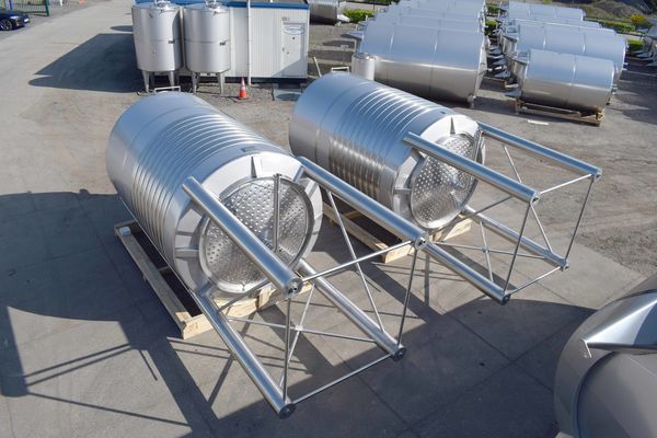 2 x 15.300L AISI304L stainless-steel mixing vessel with heat exchanger