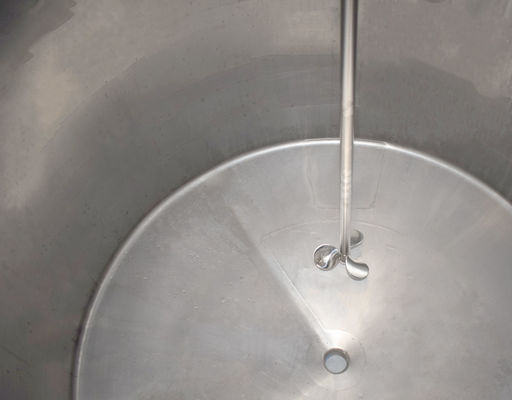 OR171300: 2 x 1.000L AISI316L Roestvrijstalen mengtanks voorzien van warmtewisselaar en een propellor roerwerk