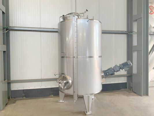 1 x Nieuwe roestvrijstalen verticale mengtank van 3.200L in AISI316L