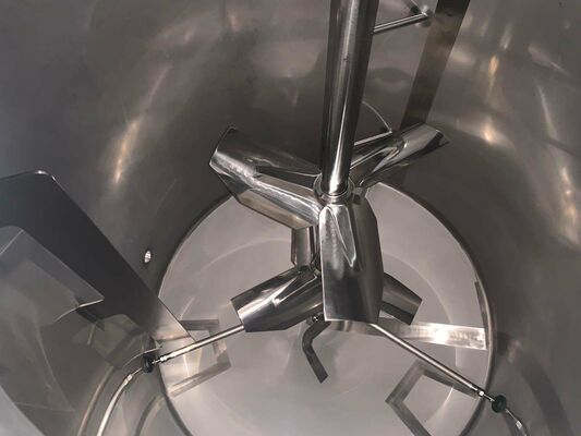 1 x Nieuwe roestvrijstalen verticale mengtank van 2.500L in AISI 316L