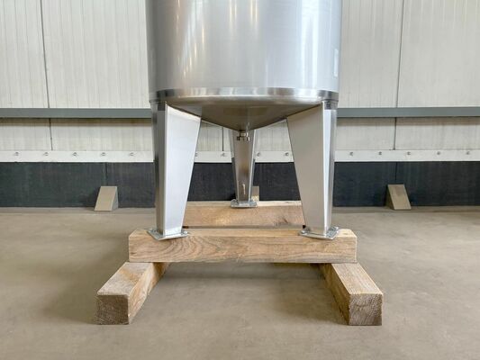 1 x New 300L stainless-steel AISI316L vertical mixing tank.