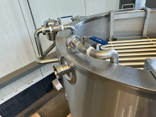 1 x New 1.000L stainless-steel AISI304L vertical storage tank.