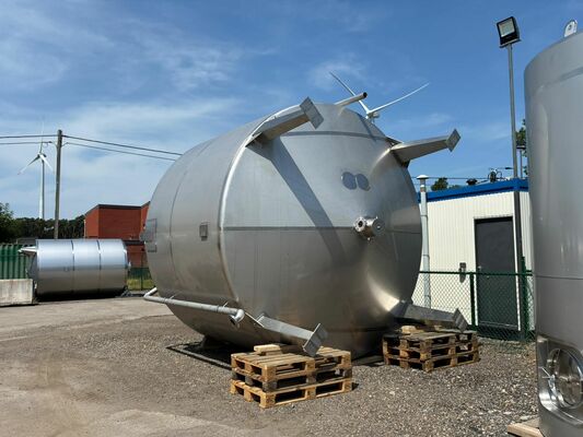 1 x stainless-steel second hand vertical mixing tank of 30.000L in stainless-steel AISI 304L.