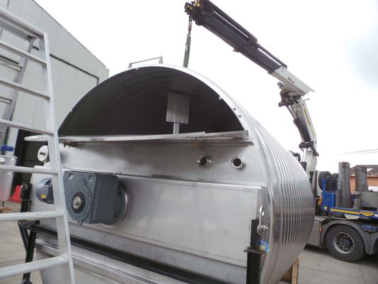 1 x 25.500L AISI304L mengtank; chocolade roerwerk; warmtewisselaar