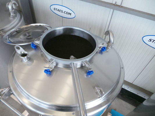 OR160743 - Brouwerij: 3 x 1.350L AISI304; CCT bier fermentatie tanks; 0.5 bar