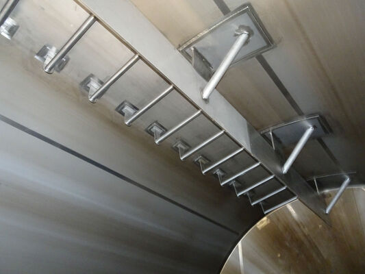 1 x stainless-steel second hand vertical mixing tank of 40.000L in stainless-steel AISI 304L