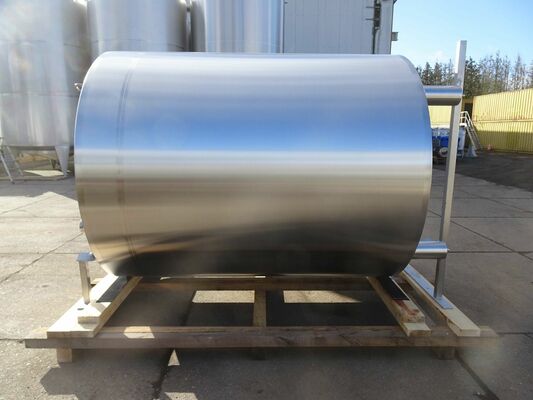 2 x Brand new 5.400L stainless-steel AISI304L vertical storage tanks.