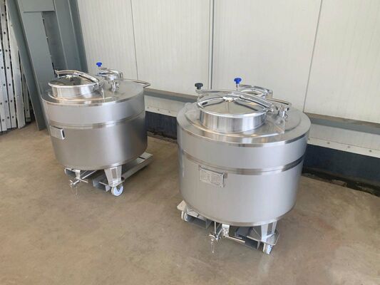 2 x Nieuwe roestvrijstalen verticale opslagtanks van 400L in AISI316L