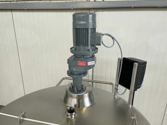 1 x Nieuwe roestvrijstalen verticale mengtank van 1.000L in AISI 316L