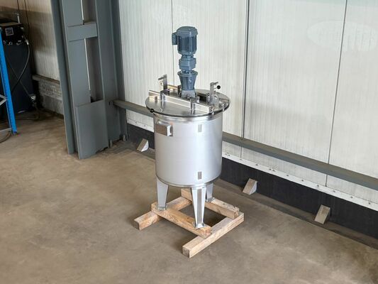 1 x New 300L stainless-steel AISI316L vertical mixing tank.