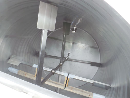 1 x 25.500L AISI304L mengtank; chocolade roerwerk; warmtewisselaar