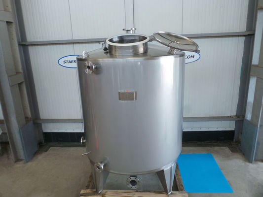 1 x 3.300L AISI304L enkelwandige verticale roestvrijstalen opslagtank