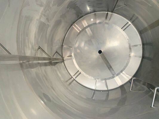 1 x Nieuwe roestvrijstalen verticale mengtank van 15.300L in AISI304L