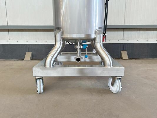 1 x New 100L stainless-steel AISI316L vertical mixing tank.