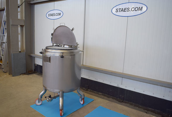 OR180300 - 4 x 300L AISI316 Cuves de mélange en acier inoxydable, les cuves sont isolée et prévu d'un échangeur de chaleur