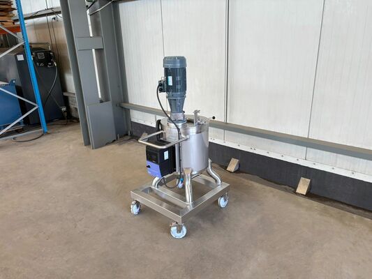 1 x New 100L stainless-steel AISI316L vertical mixing tank.