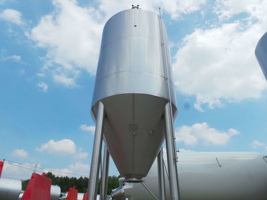 8 x 27,8m³; AISI304; CCT beer fermentatie tanks; PED CE TüV; 10% Rx & 2 x 26,2m³: AISI304 BBT helder bier tanks; PED CE TüV; 10% Rx