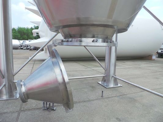 8 x 27,8m³; AISI304; CCT beer fermentatie tanks; PED CE TüV; 10% Rx & 2 x 26,2m³: AISI304 BBT helder bier tanks; PED CE TüV; 10% Rx
