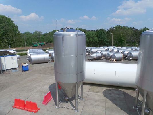 8 x 27,8m³; AISI304; CCT beer fermentatie tanks; PED CE TüV; 10% Rx & 2 x 26,2m³: AISI304 BBT helder bier tanks; PED CE TüV; 10% Rx