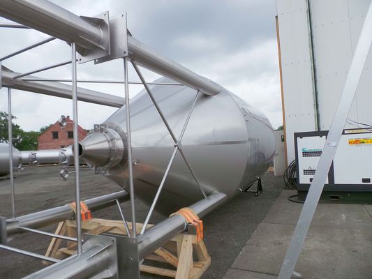 8 x 27,8m³; AISI304; CCT beer fermentatie tanks; PED CE TüV; 10% Rx & 2 x 26,2m³: AISI304 BBT helder bier tanks; PED CE TüV; 10% Rx