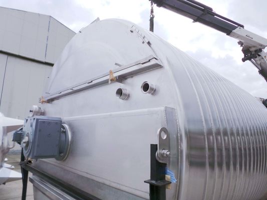 1 x 25.500L AISI304L mengtank; chocolade roerwerk; warmtewisselaar