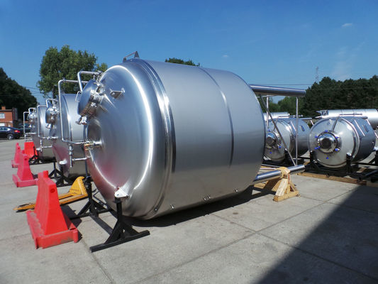 2 x 11,7m³; AISI304; CCT bier fermentatie tanks; 3,3 bar PED CE TüV; 10% Rx & 2 x 10,4m³: AISI304 BBT helder bier tanks; 3,3 bar PED CE TüV; 10% Rx
