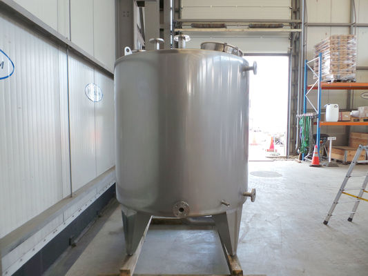 1 x 3.300L AISI 304L single jacketed vertical stainless-steel storage tank