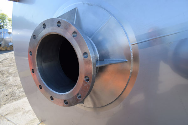 OR170047: 2 x 15.300L AISI304L roestvrijstalen mengtank met warmtewisselaar