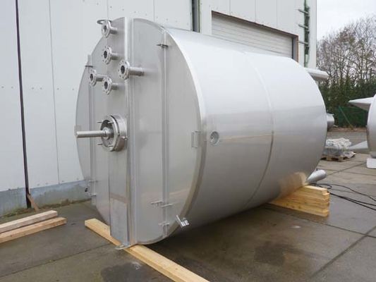 Algemeen overzich Tanks met warmtewisselaar en roerwerk (ROESTVRIJSTAAL)