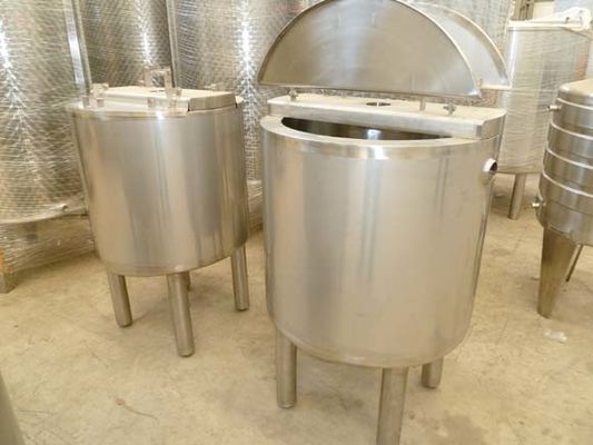 Algemeen overzich Tanks met warmtewisselaar en roerwerk (ROESTVRIJSTAAL)