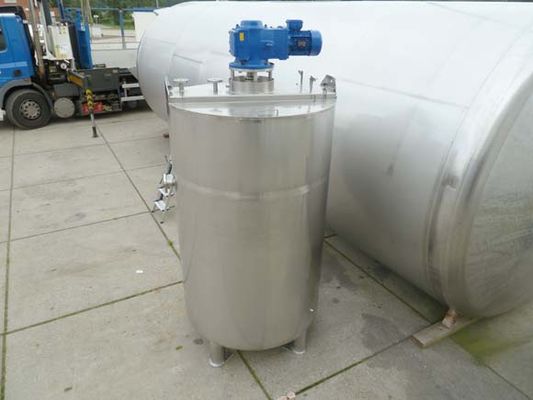 Algemeen overzich Tanks met warmtewisselaar en roerwerk (ROESTVRIJSTAAL)