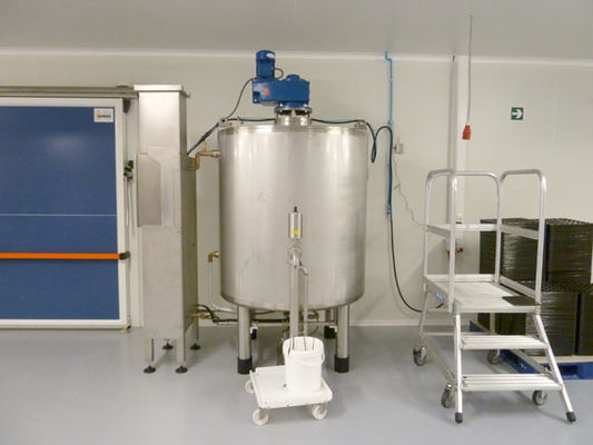 Algemeen overzich Tanks met warmtewisselaar en roerwerk (ROESTVRIJSTAAL)