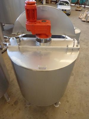 Algemeen overzich Tanks met warmtewisselaar en roerwerk (ROESTVRIJSTAAL)