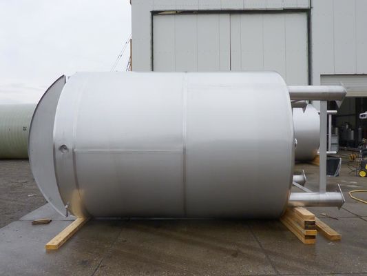 Algemeen overzich Tanks met warmtewisselaar en roerwerk (ROESTVRIJSTAAL)
