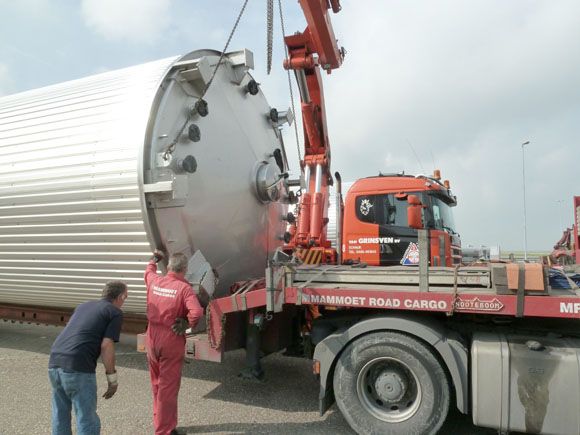 Algemeen overzicht vertikaal en horizontale roestvrijstalen tanks