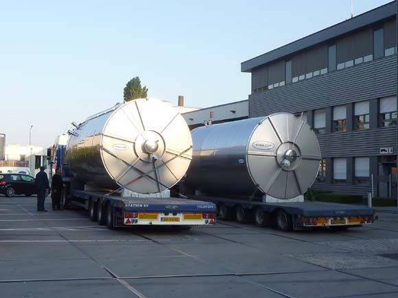 Algemeen overzicht vertikaal en horizontale roestvrijstalen tanks