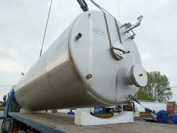 Algemeen overzicht vertikaal en horizontale roestvrijstalen tanks