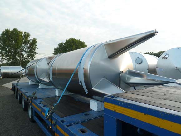 Algemeen overzicht vertikaal en horizontale roestvrijstalen tanks