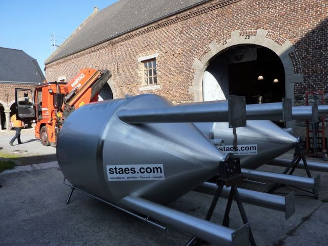 Algemeen overzicht vertikaal en horizontale roestvrijstalen tanks