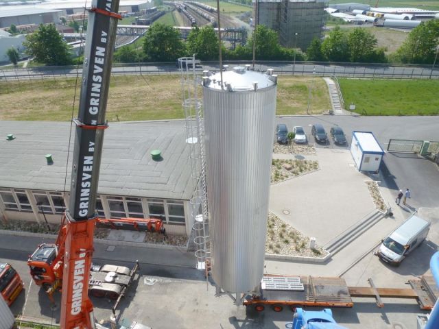 Algemeen overzicht vertikaal en horizontale roestvrijstalen tanks