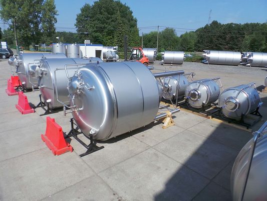 2 x 11,7m³; AISI304; CCT bier fermentatie tanks; 3,3 bar PED CE TüV; 10% Rx & 2 x 10,4m³: AISI304 BBT helder bier tanks; 3,3 bar PED CE TüV; 10% Rx
