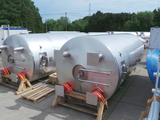 2 x 26,2m³: AISI304 BBT helder bier tanks; 2.5 bar PED CE TüV; 10% Rx