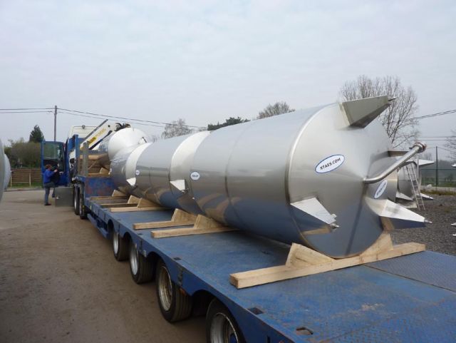 Project 4 x 3m³; single skin & 14 x 69m³ AISI 304; heat-exchanger; insulated; pressure