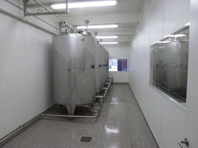 Project 4 x 3m³; enkelwandig & 14 x 69m³ AISI 304; warmtewisselaar; geisoleerd; druk