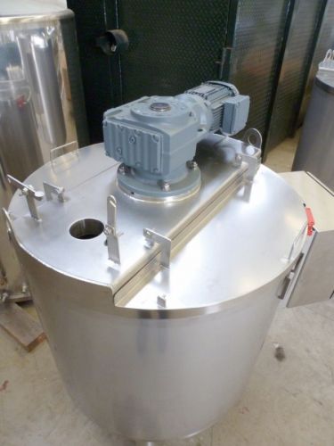 2 x 500L - 4 US bbl - 132 US gal & 1 x 250L - 2 US bbl -  66 US gal  AISI 304; Chocolate blending tanks; stainless-steel; heat-exchanger; insulated; gate-agitator