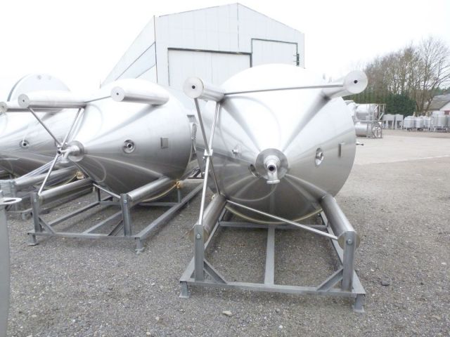 7 x 7,8 m³ AISI 304; CCT fermentatie tank; warmtewisselaar; geisoleerd; 2 bar werkdruk PED/CE