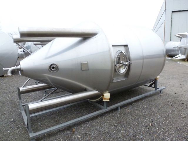 7 x 7,8 m³ AISI 304; CCT fermentatie tank; warmtewisselaar; geisoleerd; 2 bar werkdruk PED/CE